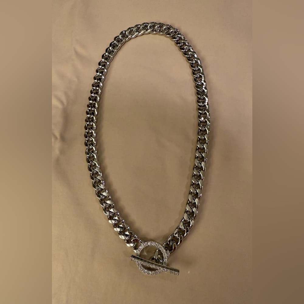 Chic Silver Chain Necklace with Sparkling Toggle